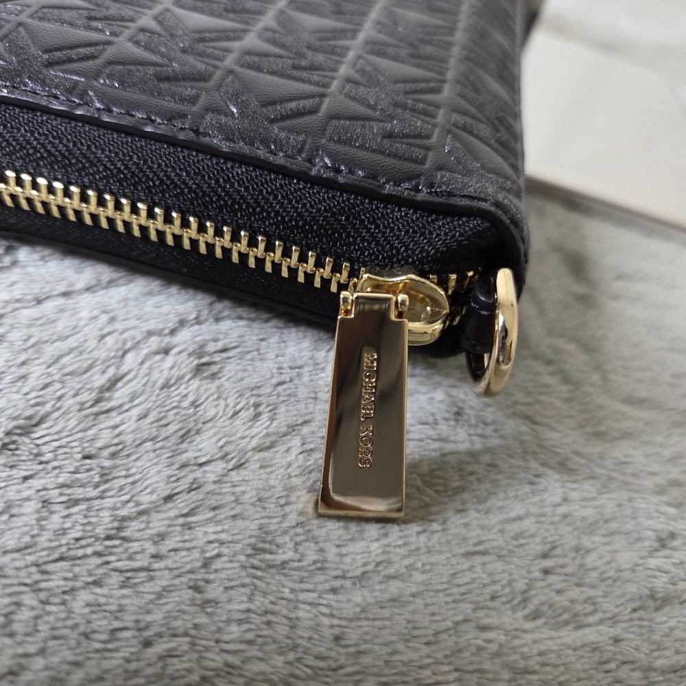 * Michael Kors MK Crimson Signature JetSet Travel Continental Large Wallet Black - Picture 5 of 13